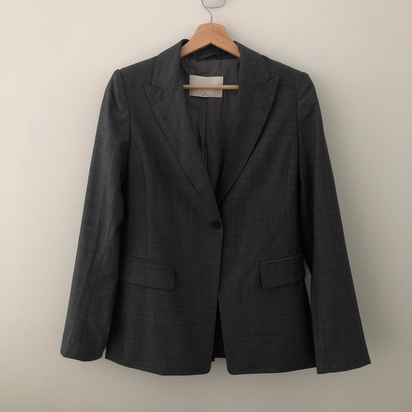 *SOLD* Aritzia Babaton Xavier Blazer - Picture 2 of 4